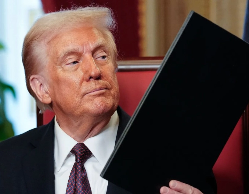 Trump impõe tarifa de 50% ao Brasil e cita julgamento de Bolsonaro como justificativa