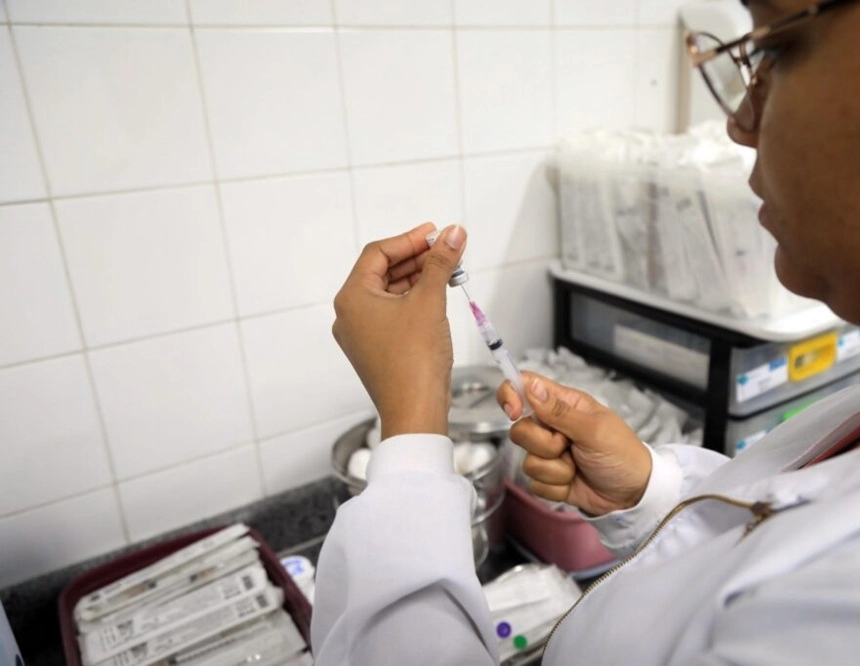 Salvador amplia pontos de vacinação contra gripe e Covid-19 com foco nas festas juninas