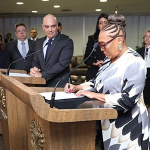 Baiana Vera Lúcia Santana Araújo é empossada como ministra substituta do TSE