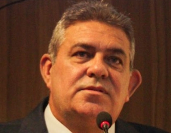 'Pau, cacete e chibata': vereador de Paulo Afonso ataca secretária de Saúde em discurso