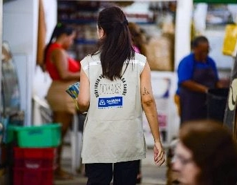 Salvador intensifica fiscalização contra bebidas alcoólicas clandestinas após alerta nacional