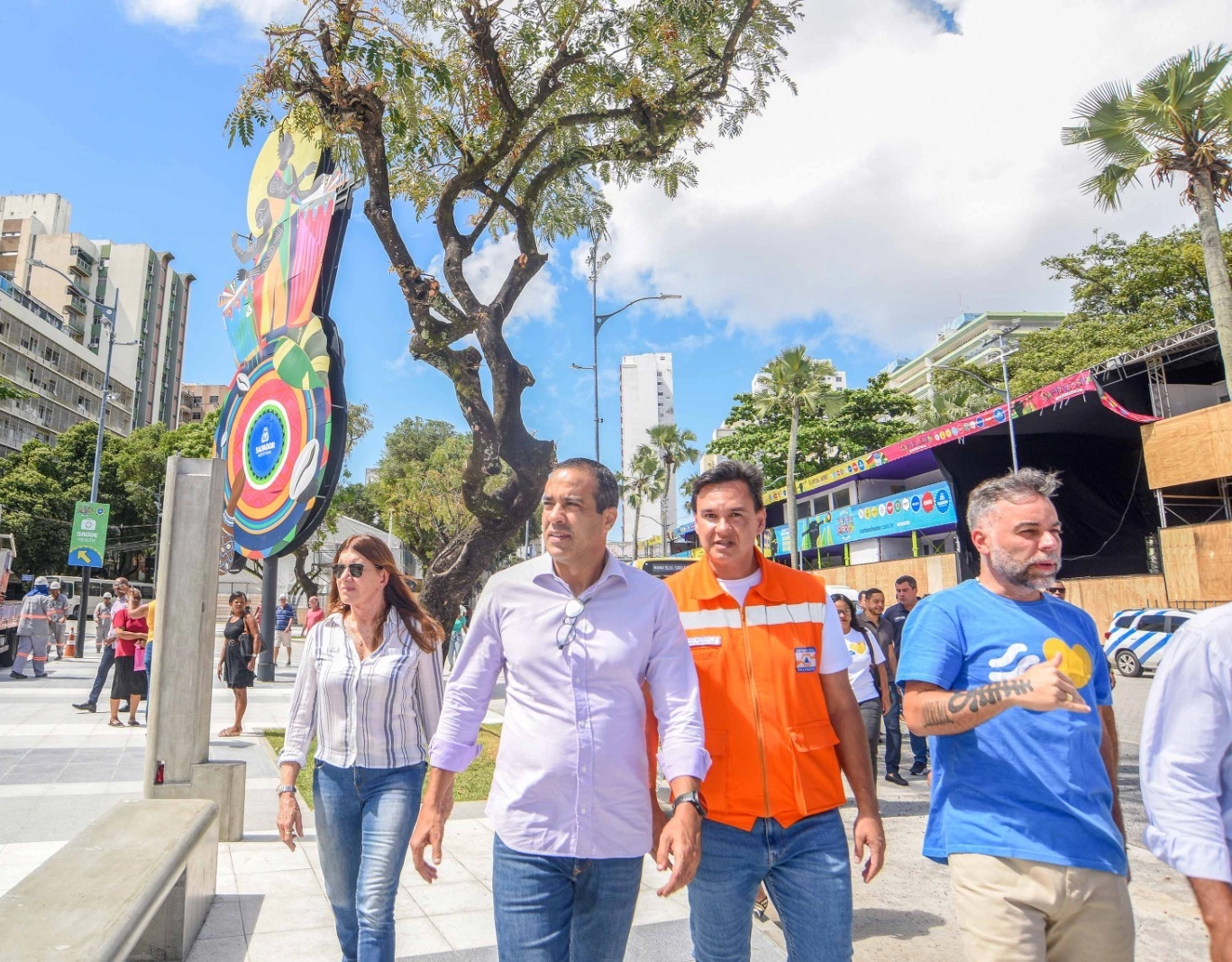 Bruno Reis e secretários municipais vistoriam montagem de estruturas do Carnaval