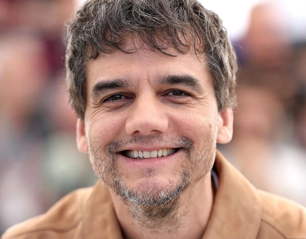 'O Agente Secreto' brilha em Cannes e é ovacionado por 13 minutos
