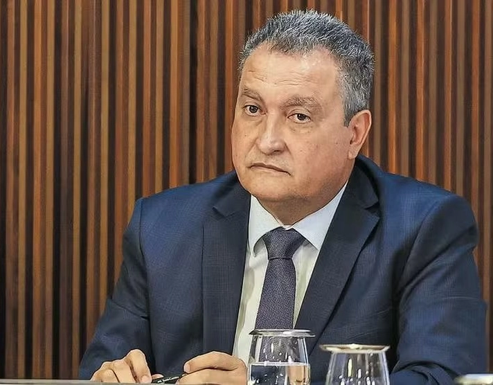 Rui diz que 'disponibilizou' nome para concorrer a cargo em 2026