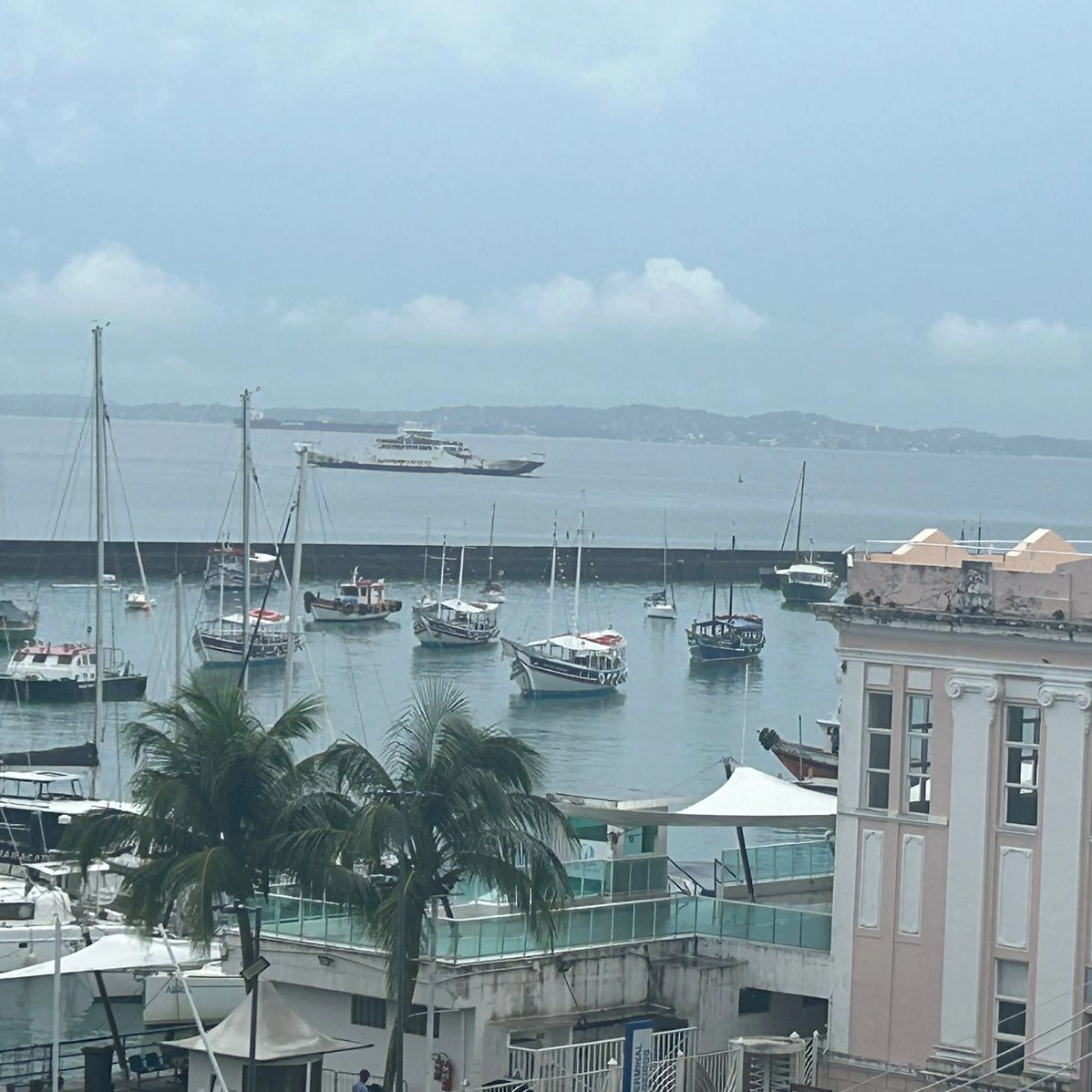 Ferry-Boat é avistado fora de rota em Salvador; veja vídeo