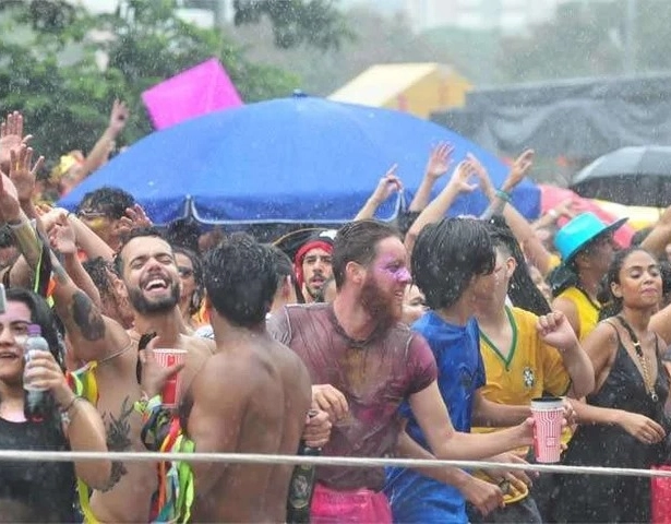 Chuvas devem aliviar calor no Carnaval de Salvador; veja previsão atualizada