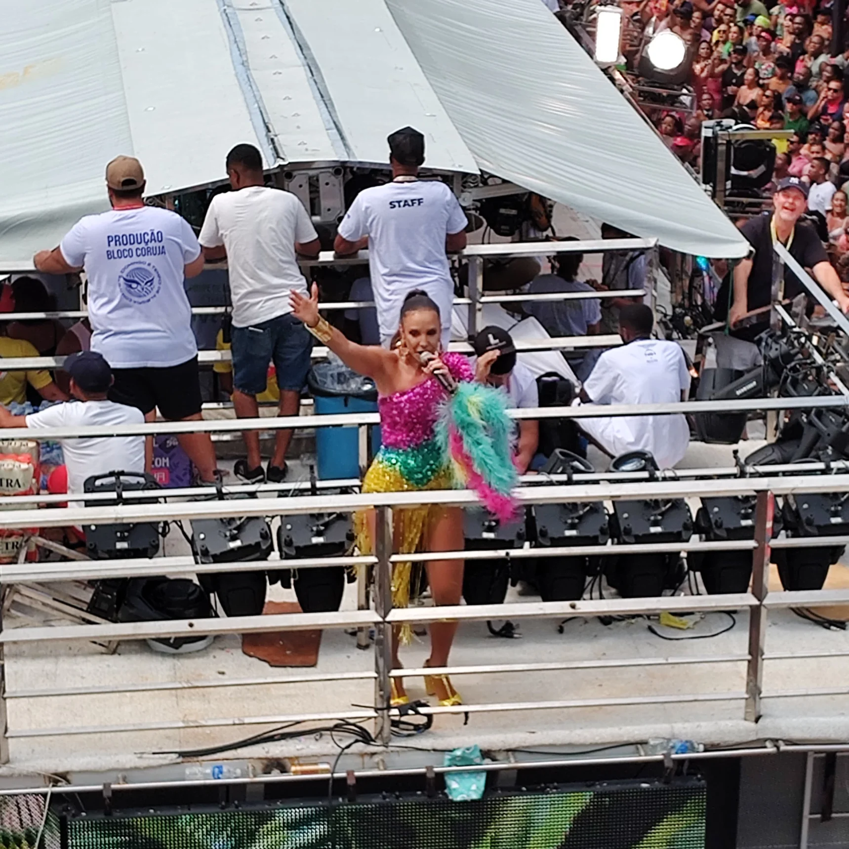 Ivete Sangalo troca trio e se apresenta no Campo Grande; 'não sou mulher de desistir'