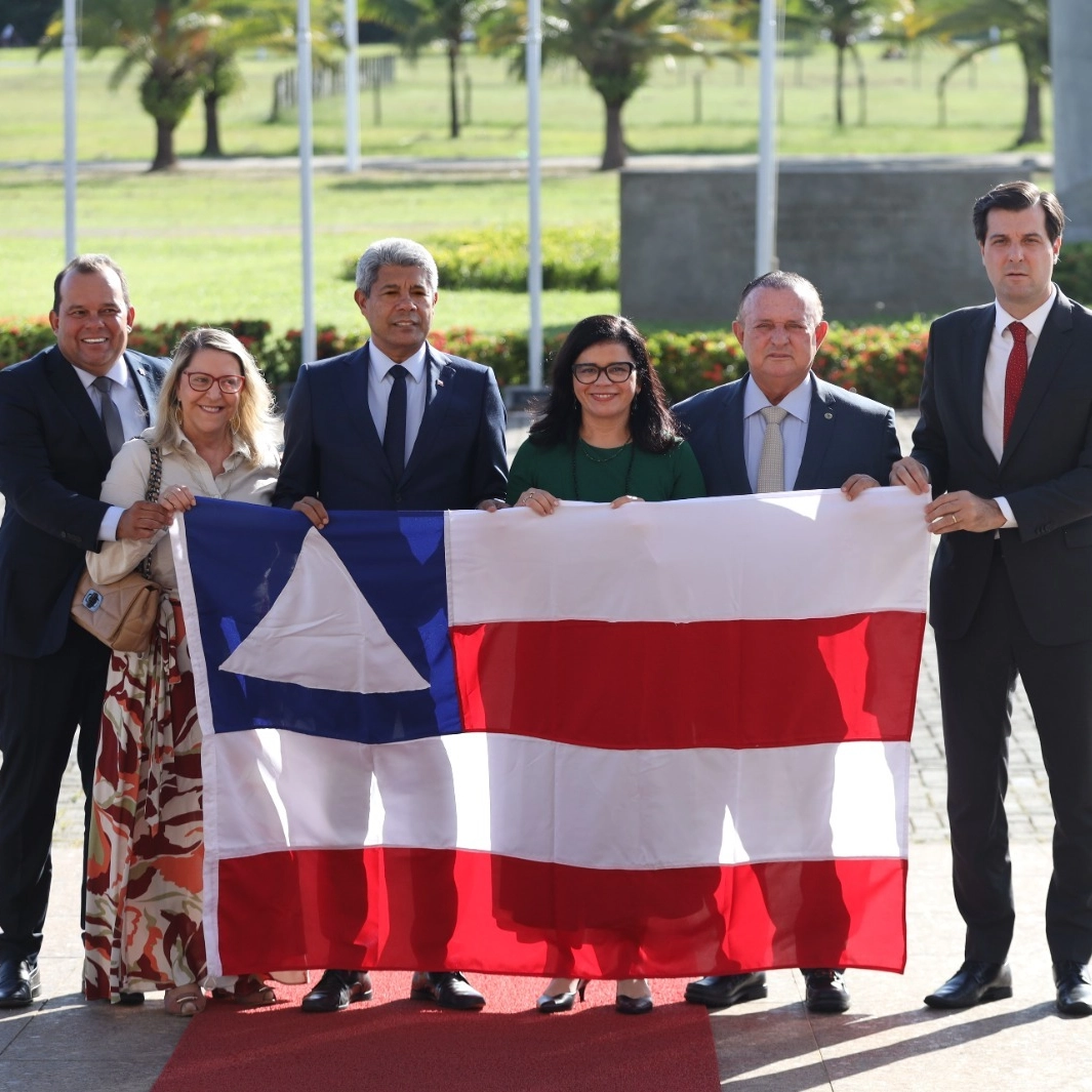 Na Alba, governador apresenta projeto de lei que institui programa 'Bahia pela Paz'