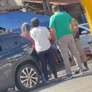 Abordada por PMs, deputada da base de Jerônimo reclama: ‘Violenta e inadequada’; vídeo mostra tudo