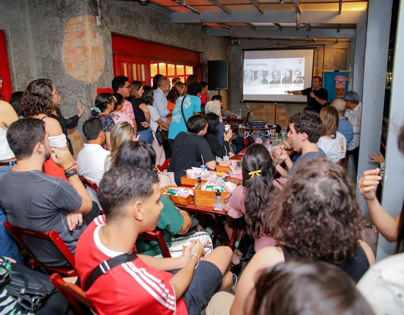 Com cerveja exclusiva, festival Pint of Science chega a Salvador