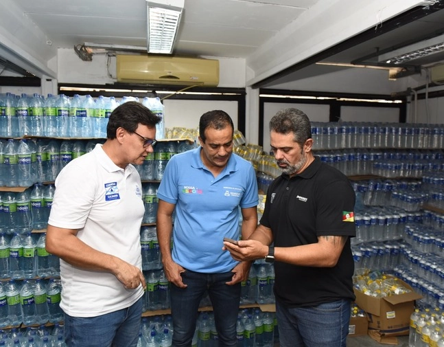 Mais de 100 mil litros de água são enviados ao Rio Grande do Sul pela Prefeitura de Salvador