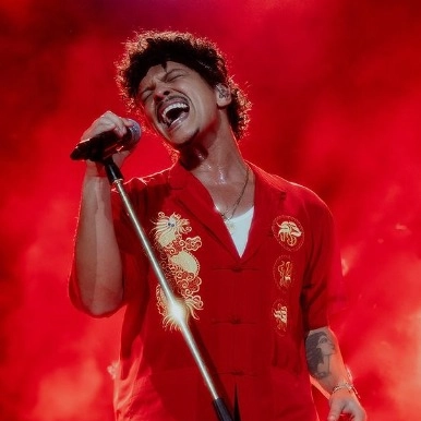 Bruno Mars anuncia mais 7 shows no Brasil; confira datas