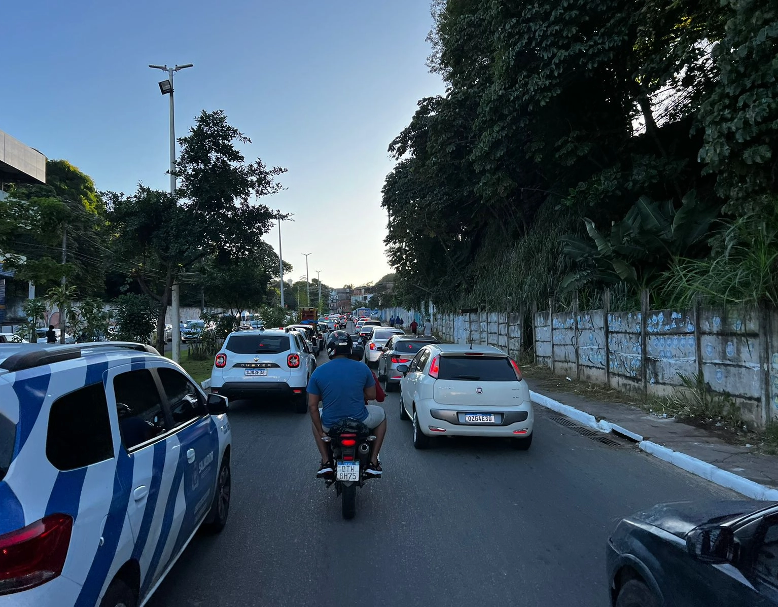 Trânsito está intenso na região da Lapinha