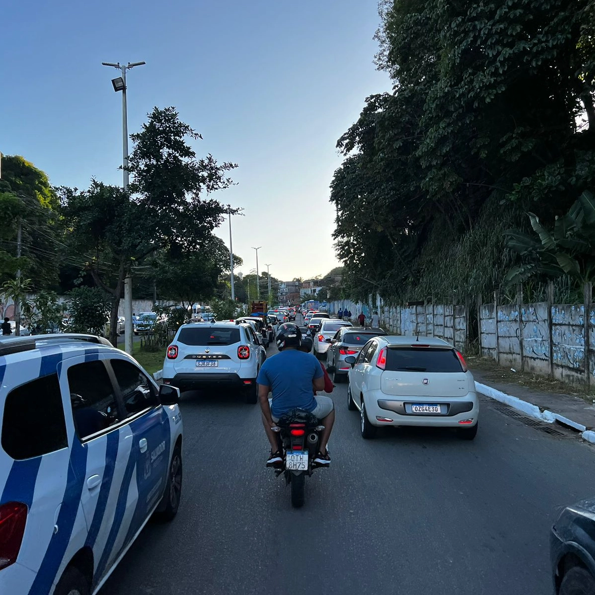 Trânsito está intenso na região da Lapinha