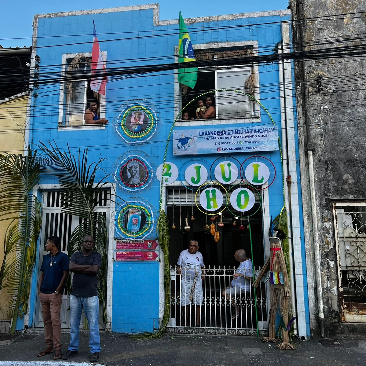 Moradores decoram casas para dois de julho