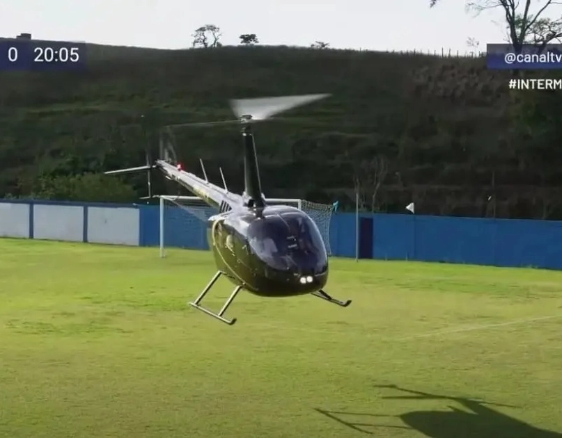 Deputado baiano interrompe partida do intermunicipal para embarque em helicóptero; veja vídeo