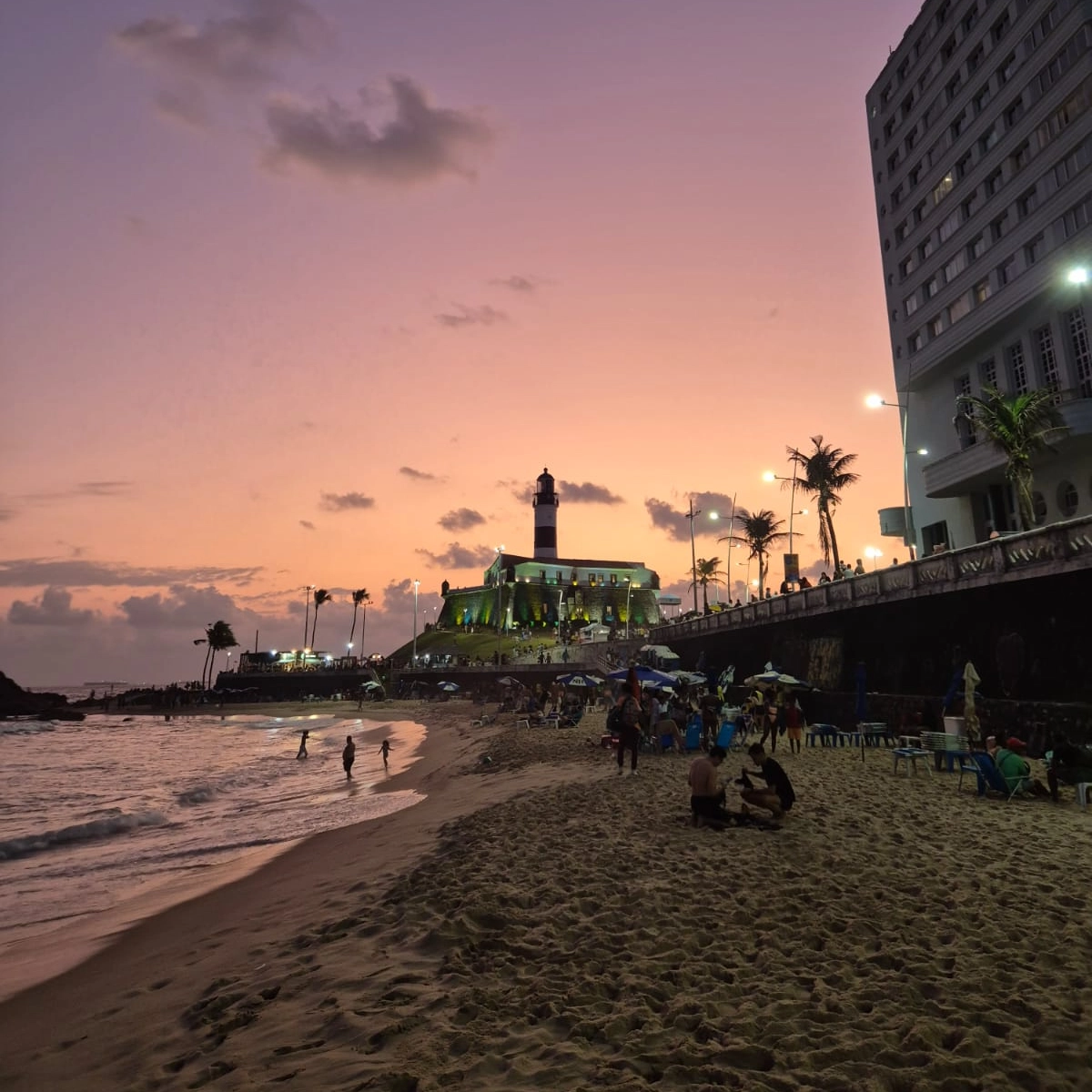 Salvador tem 19  praias impróprias para banho; confira quais