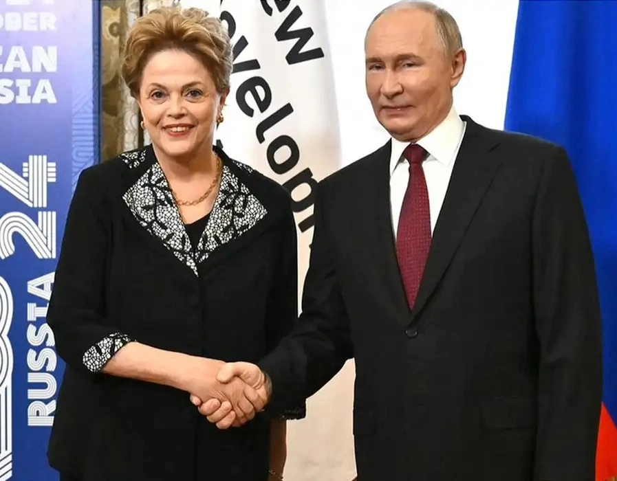 Putin oferece ao Brasil novo mandato no banco dos Brics com Dilma