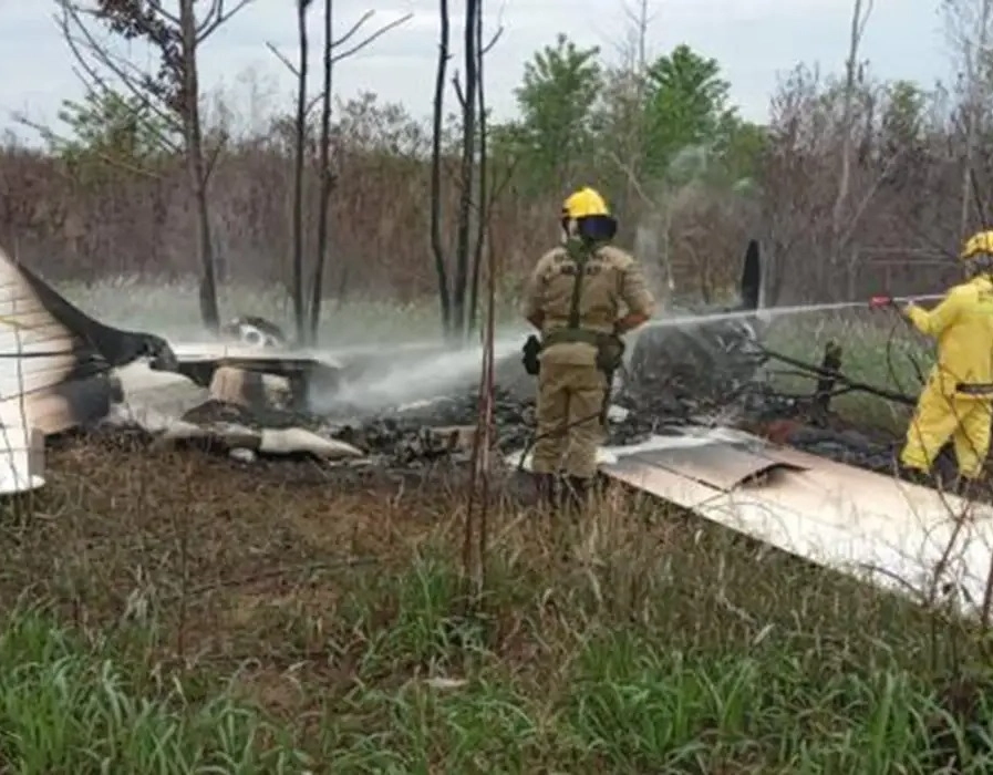 FAB intercepta avião que entrou irregularmente em território nacional