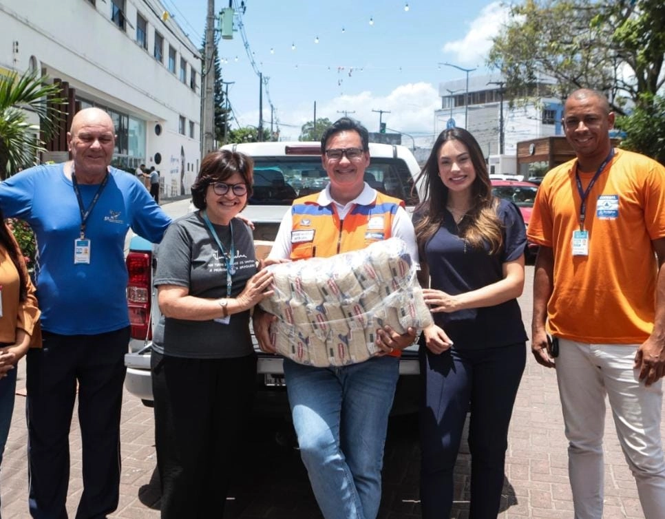 Obras Sociais Irmã Dulce recebem alimentos arrecadados pela Codesal