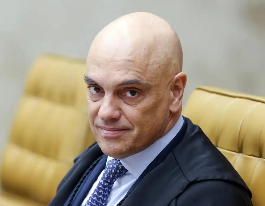 Moraes retira sigilo de inquérito de tentativa de golpe