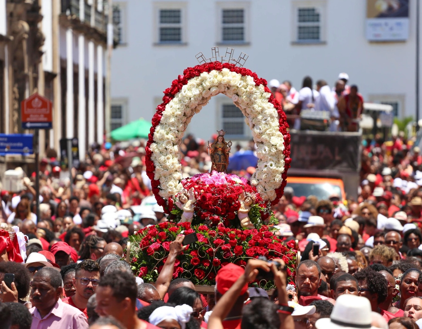 Festa de Santa Bárbara altera trânsito no Centro Histórico de Salvador