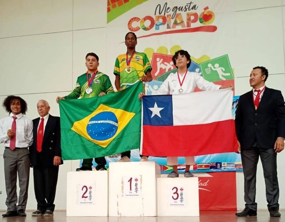 Atletas baianos conquistam ouro em competição de karatê no Chile