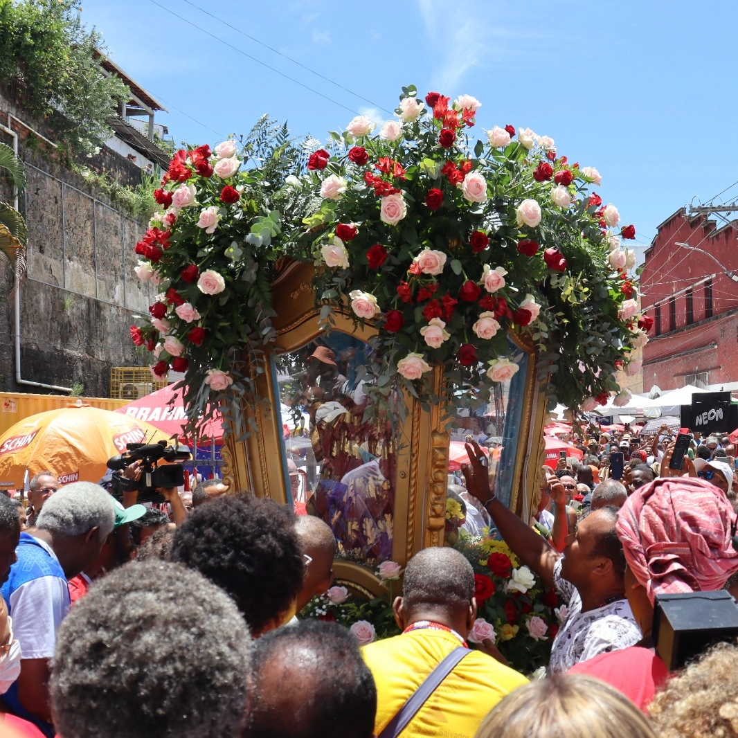 Devotos homenageiam Santa Luzia, a protetora da visão e padroeira dos oftalmologistas