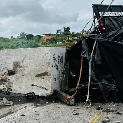 Motorista envolvido em acidente em MG é procurado pela polícia; entenda caso