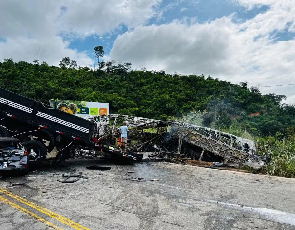 Chega a 41 número de mortos em tragédia em MG