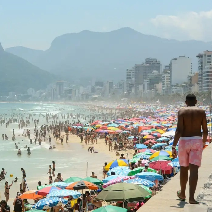 Turistas brasileiros devem injetar R$ 148 bi na economia durante o verão, aponta estudo