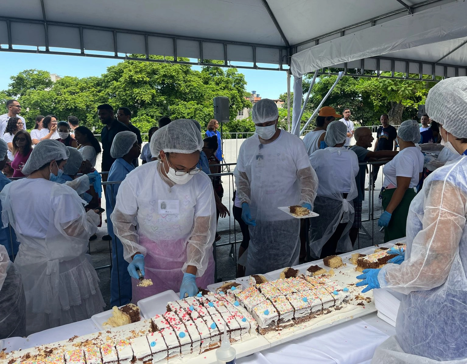 Martagão celebra aniversário de 60 anos com bolo de 60 metros