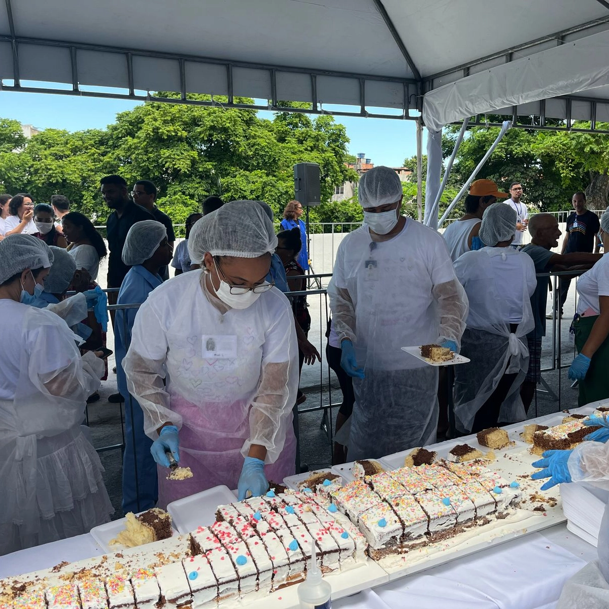 Martagão celebra aniversário de 60 anos com bolo de 60 metros