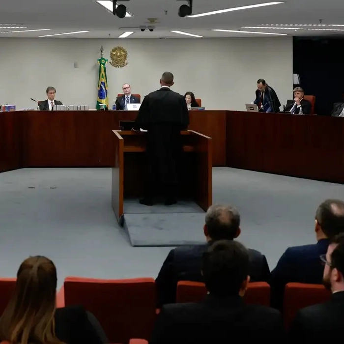 STF recolhe celulares do público durante julgamento de acusados de tentativa de golpe