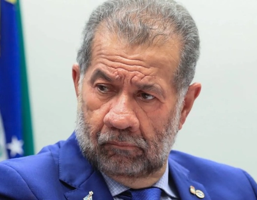 Em meio à crise no INSS, ministro da Previdência Social avalia deixar cargo