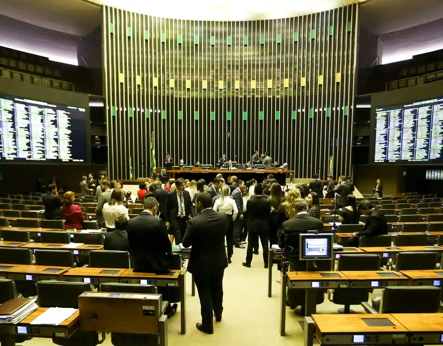 Com urgência, ampliação do número de deputados federais entra em pauta na Câmara