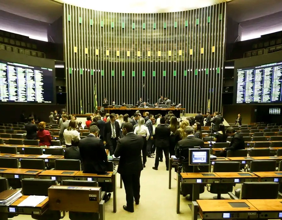 Câmara dos Deputados: nove estados ganham mais cadeiras após aprovação de proposta