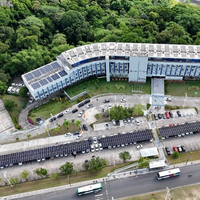 Tribunal de Contas da Bahia recebe sistema solar com previsão de economia de 450 MWh por ano