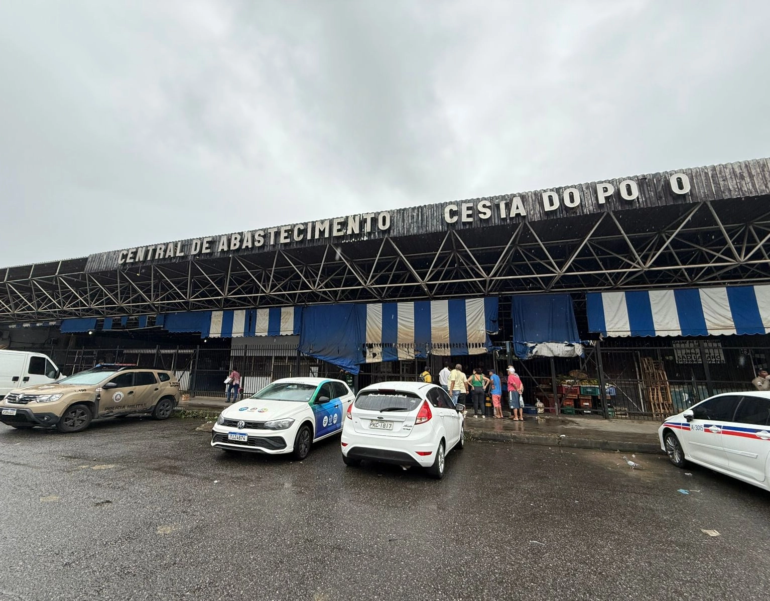 Trabalhadores da Ceasa do Ogunjá protestam contra interdição repentina: 'É um prejuízo enorme'