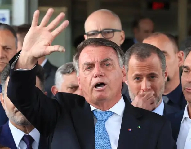 Defesa de Bolsonaro deve questionar delação de Mauro Cid no STF
