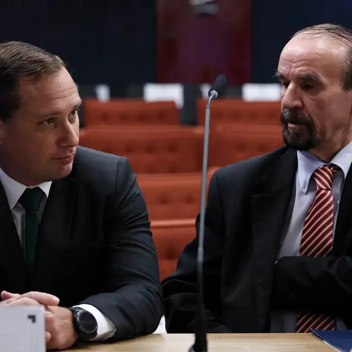 Mauro Cid confirma reunião sobre golpe com minuta lida por Bolsonaro
