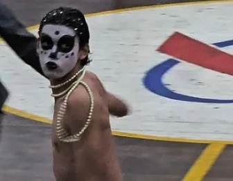 Ney Matogrosso elogia jovem de 16 anos por performance de 'Homem com H'