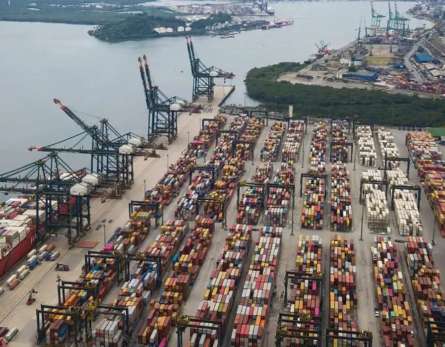 Reação global: tarifa de Trump sobre exportações brasileiras gera crise diplomática