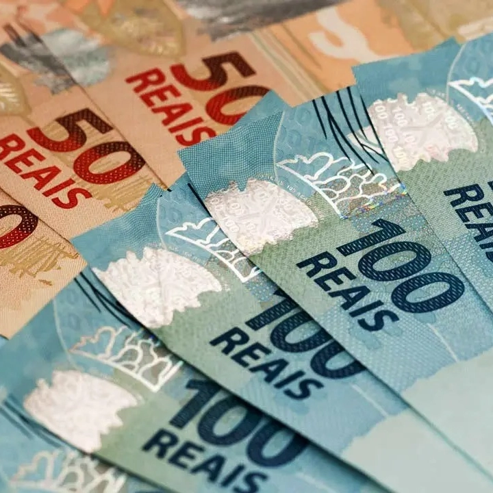 Ipea propõe imposto mínimo de 14% para super-ricos e isenção do IR para quem ganha até R$ 5 mil