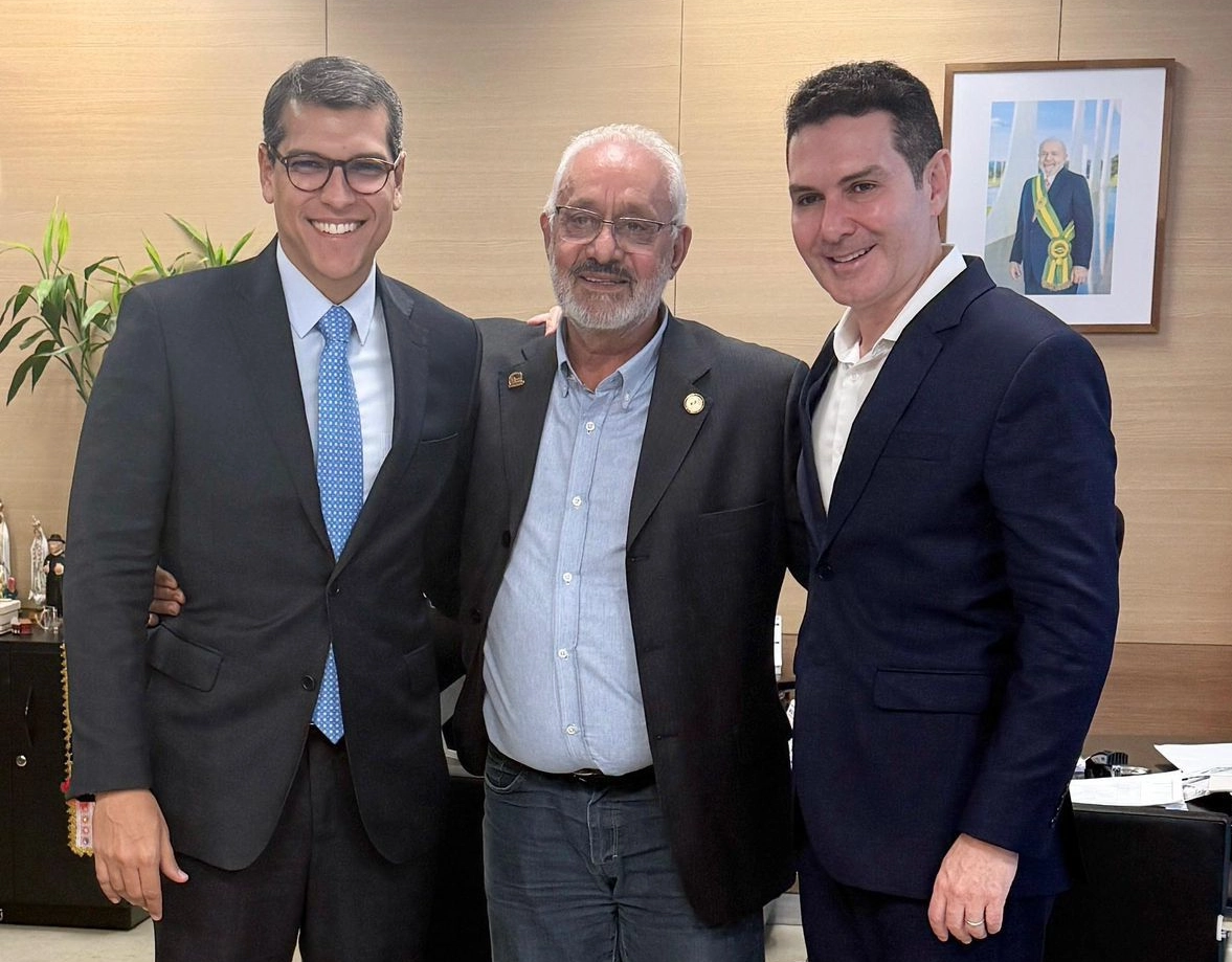 Bahia garante novos investimentos em água e estradas com apoio do PAC