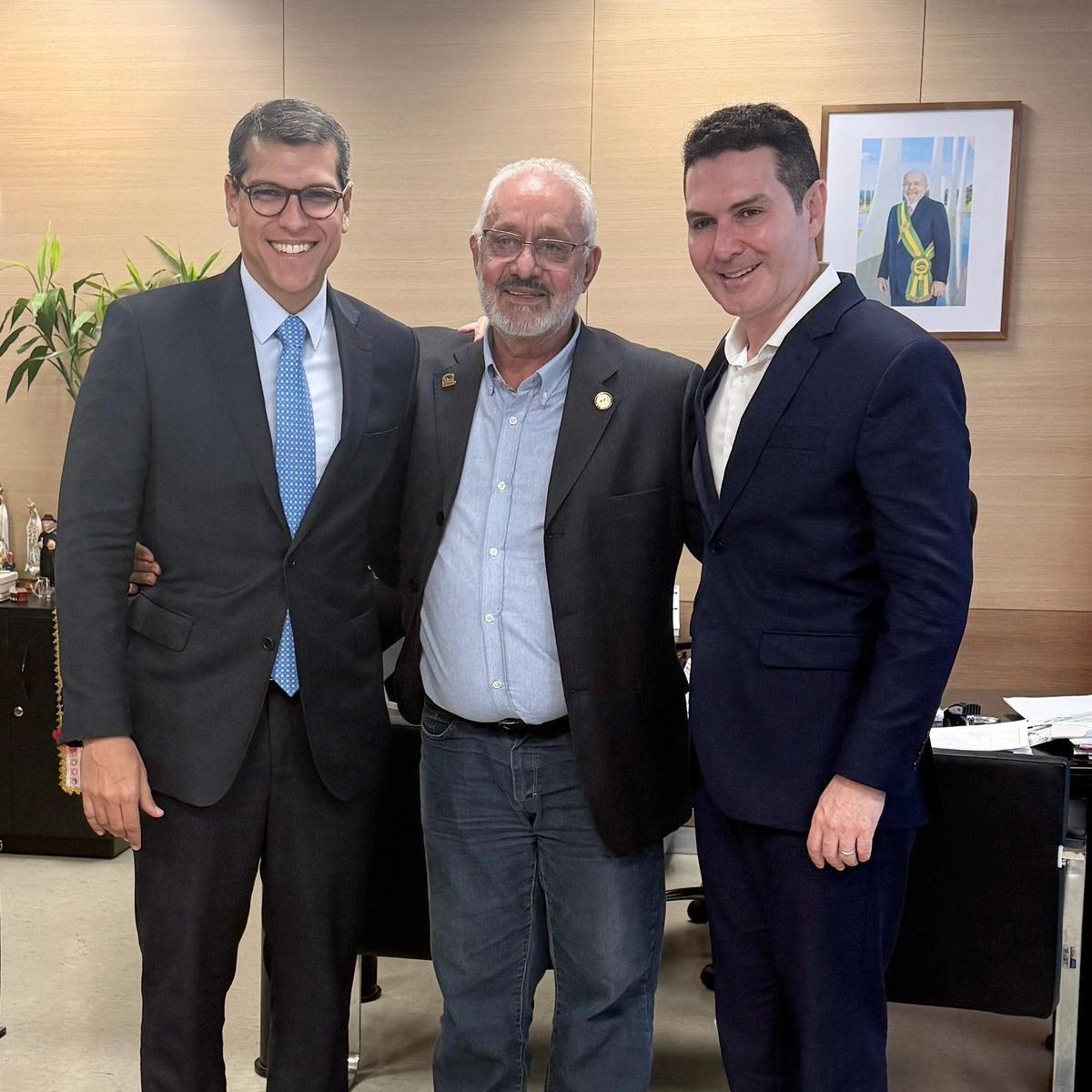 Bahia garante novos investimentos em água e estradas com apoio do PAC
