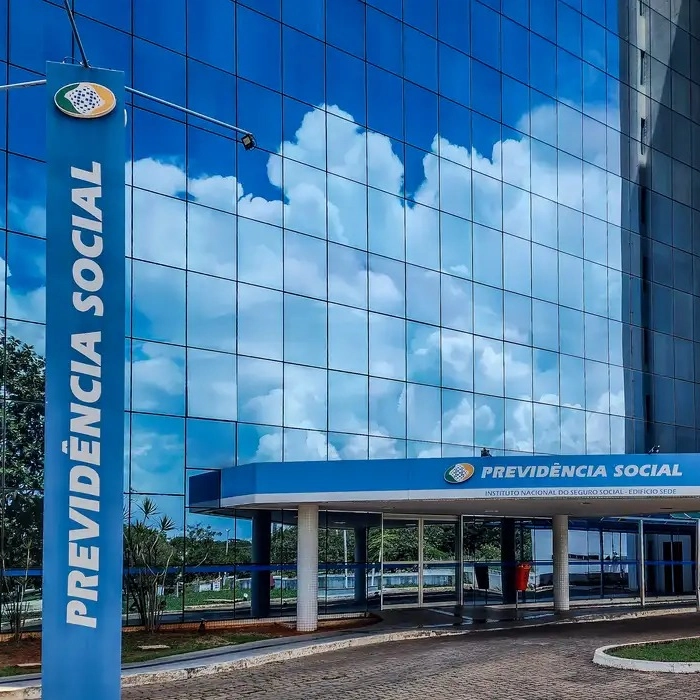 Após denúncias de irregularidades, INSS suspende contrato com Crefisa