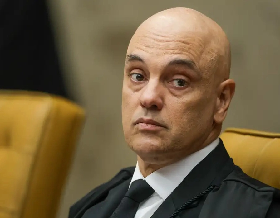 Moraes diz que não recuará em processos contra Bolsonaro