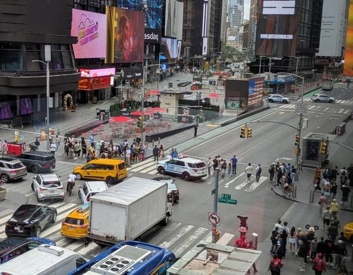 Times Square é evacuada após suspeita de bomba