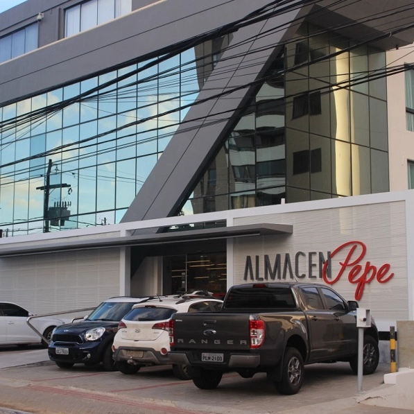 Clientes enviam mensagens de apoio ao Almacen Pepe após anúncio de reestruturação